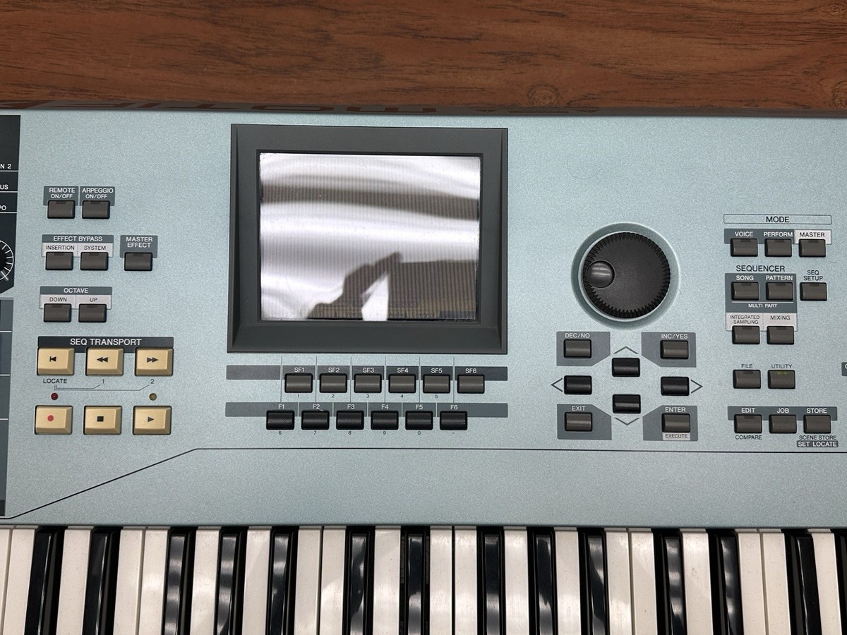 YAMAHA MOTIF XS6 KEYBOARD PRODUCTION SYNTHESIZER GRAY 61