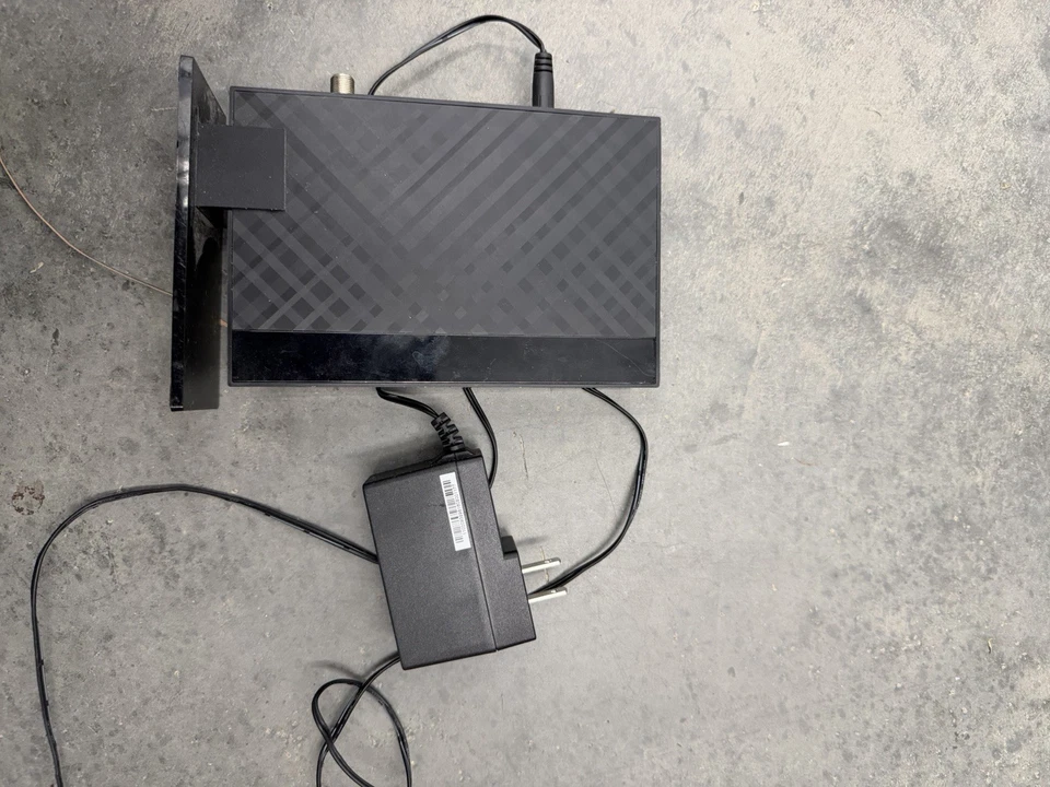 ASUS CM-16 DOCSIS 3.0 Data Modem Cable with AC Adapter - Image 2 of 2