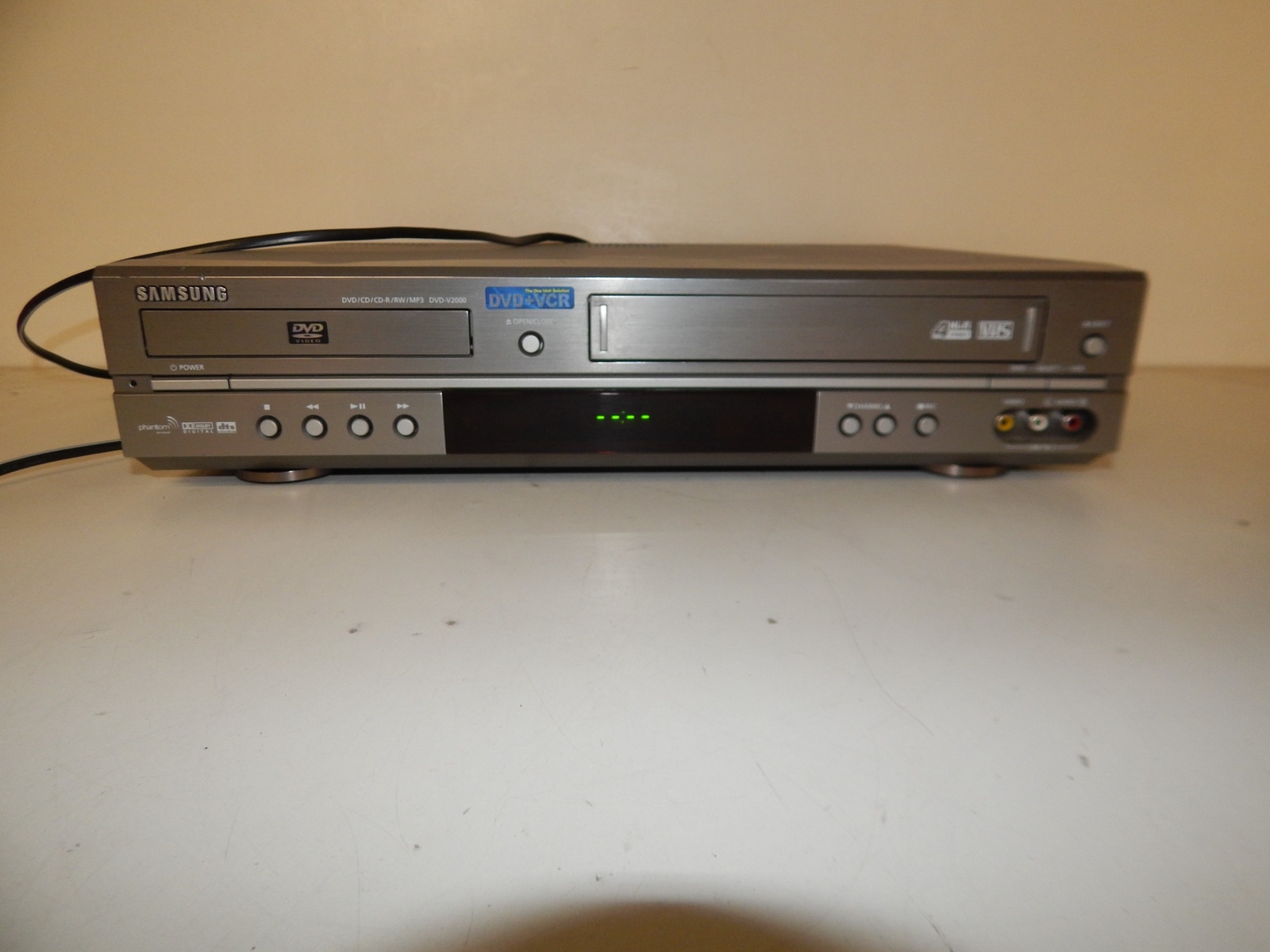 SAMSUNG DVD/CD/CD-R/RW/MPS DVD/VHS MODEL V2000 PLAYER (TSM11