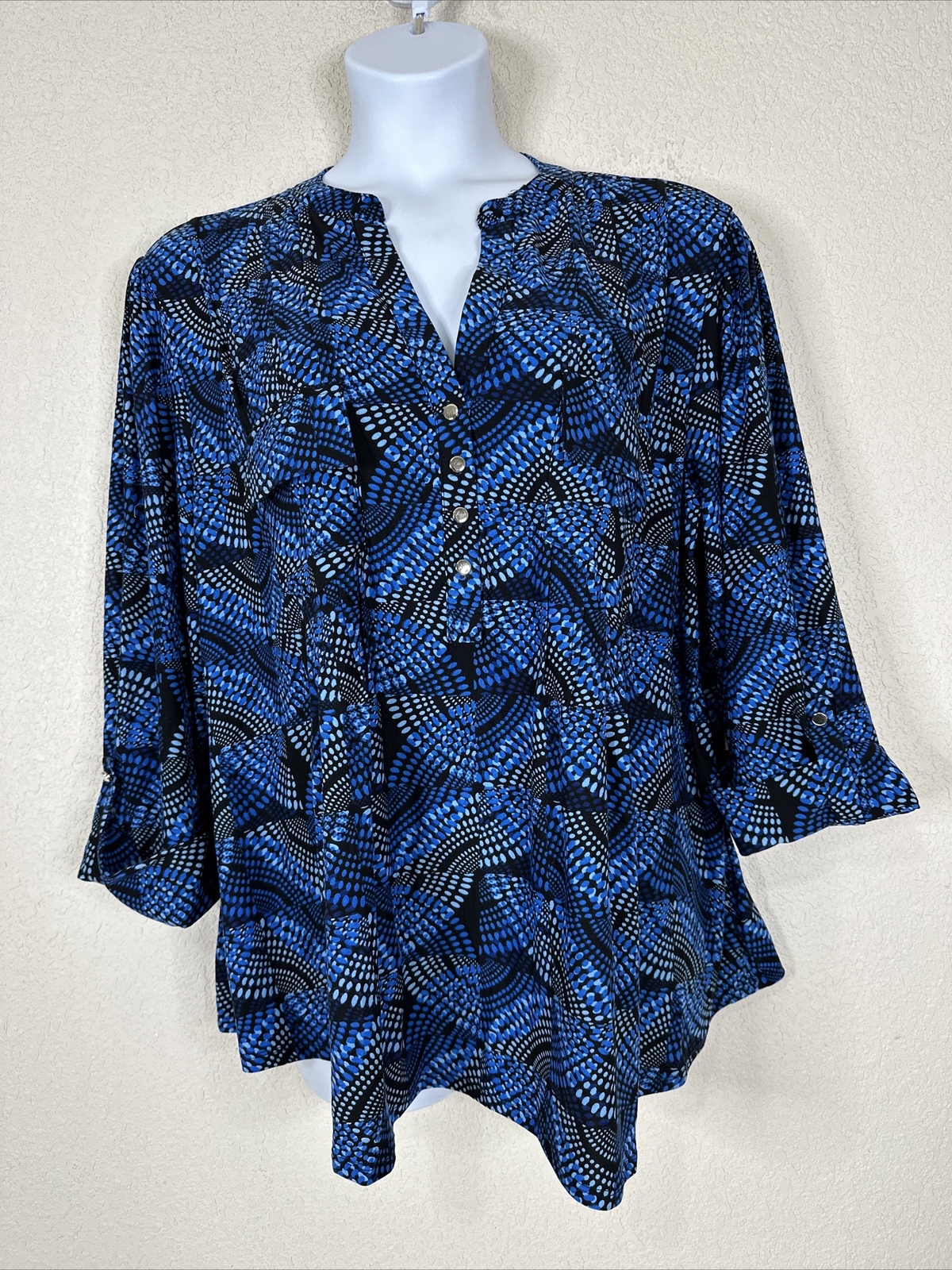 NWT Womens Plus Size 3X Blue Mosaic Pocket Vneck Top 3/4 Sleeve