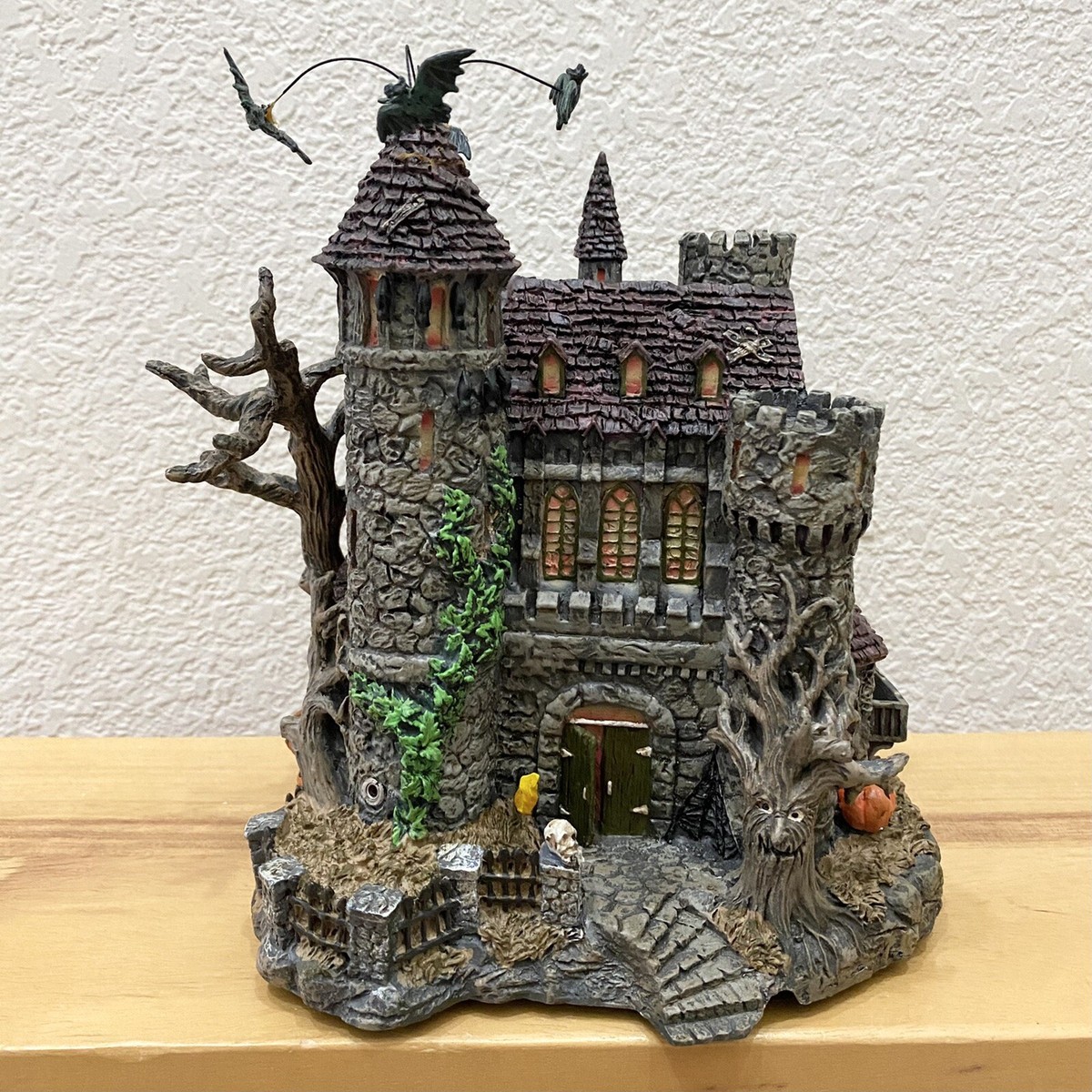 Hawthorne Village Dracula's Castle Universal Monsters Village