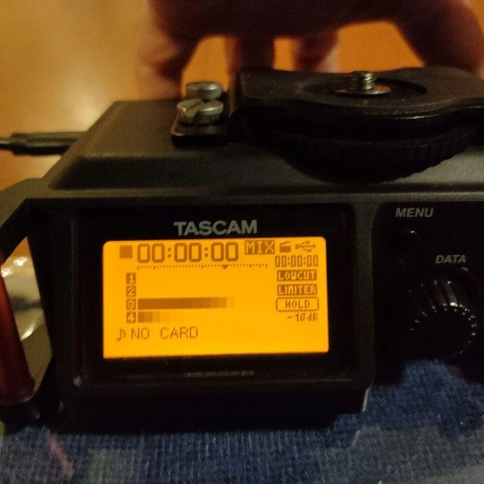 TASCAM DR-70D 4-Kanal Audio Aufnahmegerät Tragbarer Field Recorder Schwarz - Bild 4 von 4