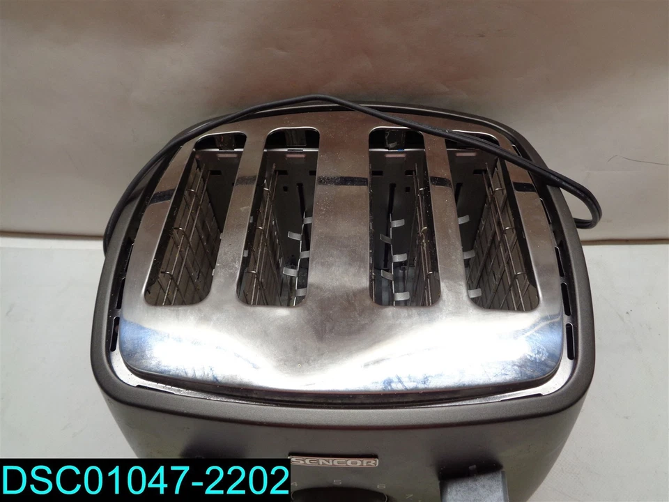 used itemSts6078BKNAA1Premium Metallic 4slot High Lift Toaster W Digital Button - Image 3 of 4