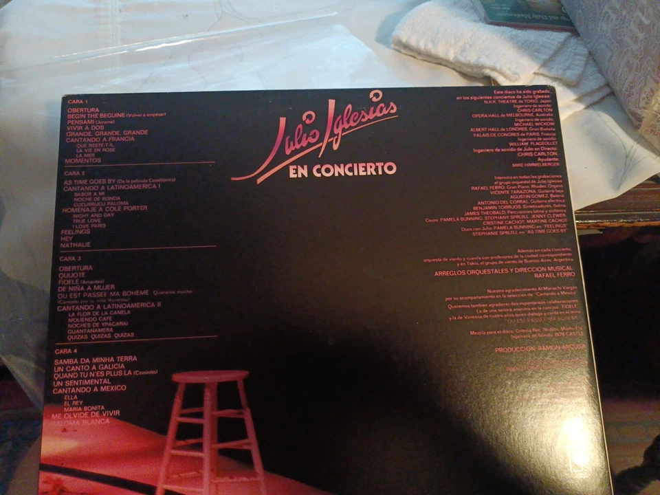 Julio Iglesias: En Concerto (2 LP Set, Gate Fold, 1983 ) Vinyl Records  Foto 2 de 4