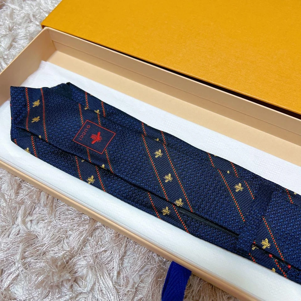 Gucci Neck Tie Skinny Navy Red Striped Bee 100%Silk no box unused mint gift F/S - Image 4 of 4