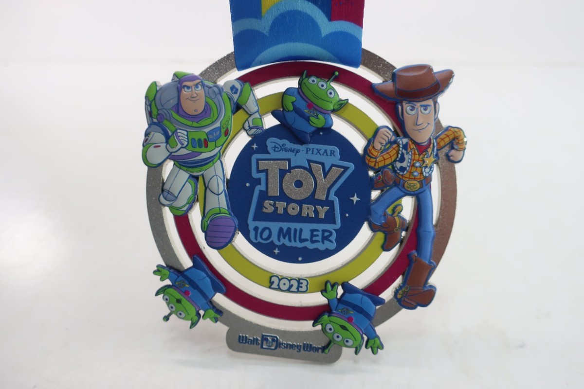 Disney 2023 RunDisney Toy Story Virtual 10 Miler Spinning Alien Disney 2023 RunDisney Toy Story Virtual 10 Miler Spinning Alien