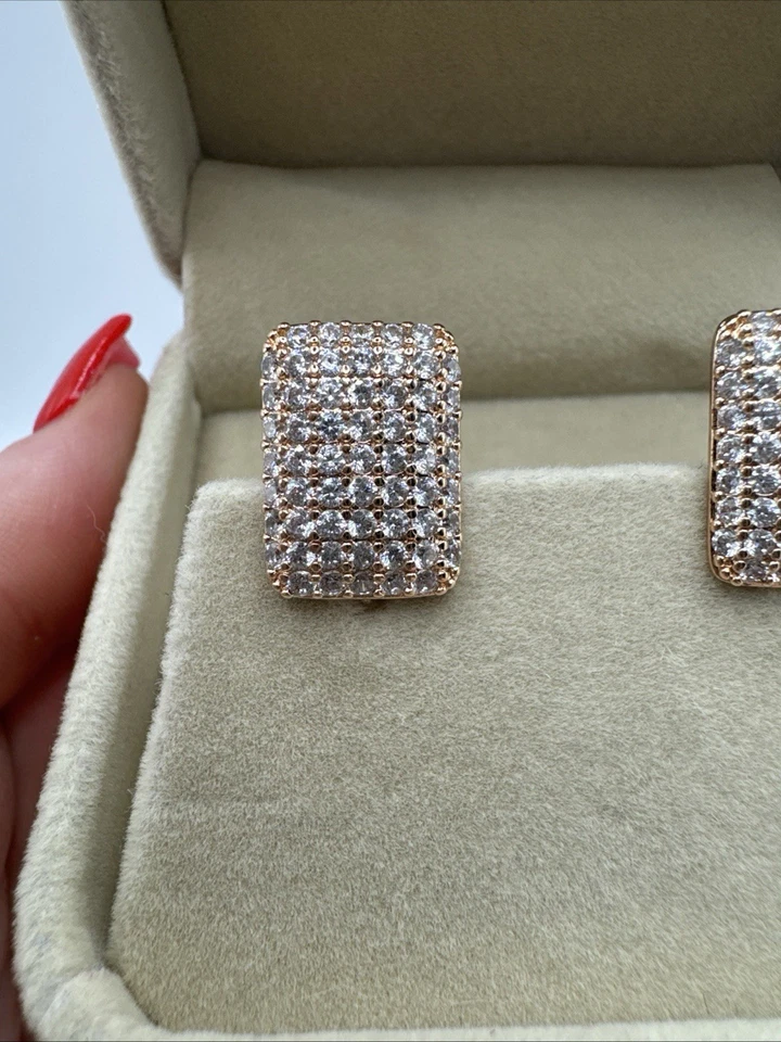 Pendientes unidos de oro enrollado de 14 quilates - Sello 585RG, pavé de circón blanco natural Foto 3 de 4