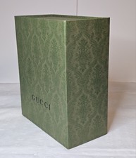 GUCCI Caja de Regalo con Solapa Magnética Texturizada (10.5" x 8.5"" x 4.5"" ) ** CAJA VACÍA** +