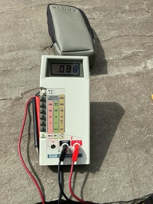 Fluke 8020A Handheld Digital Multimeter With Leads