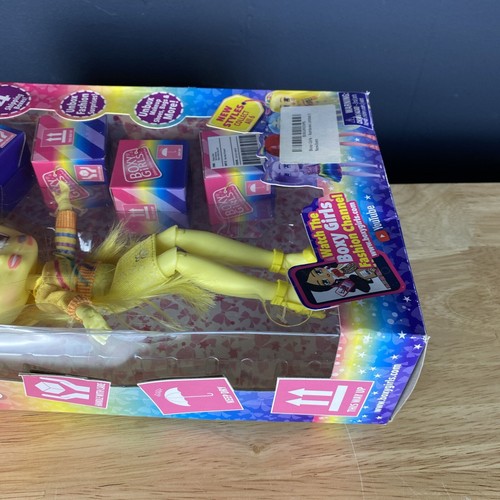 Boxy Girls Limited Edition Rainbows Doll - Goldie Yellow Damage Box - Picture 4 of 12