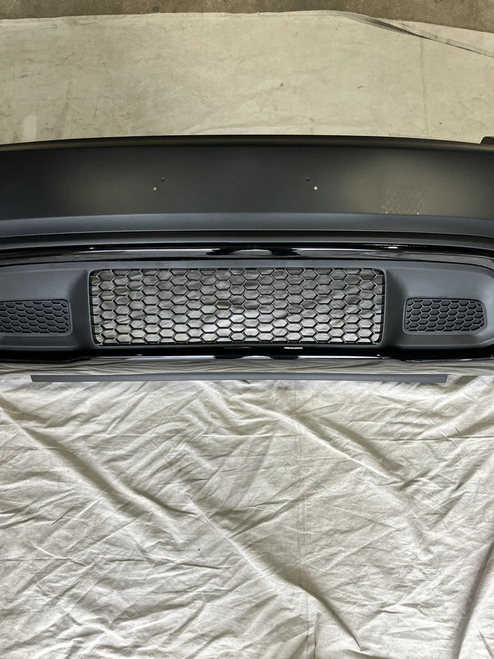 For 2016-2021 Jeep Grand Cherokee Complete Front Bumper Cover Foto 2 de 4