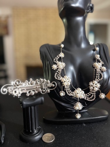 Flower Pearl Necklace Wedding Style White And Silver With Matching Hair Barrette - Picture 13 of 19