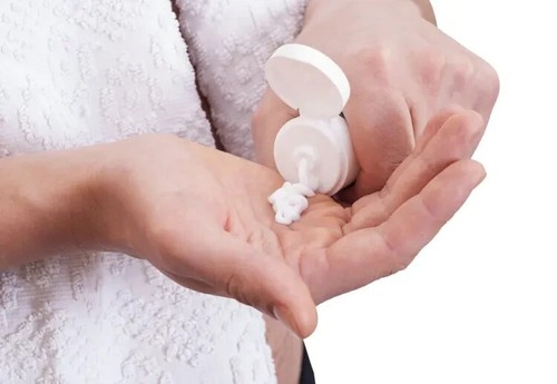 Lemon Body Lotion Milk | Fair Tone Plus | Brightening & Even Tone | 400ml - Picture 10 of 24