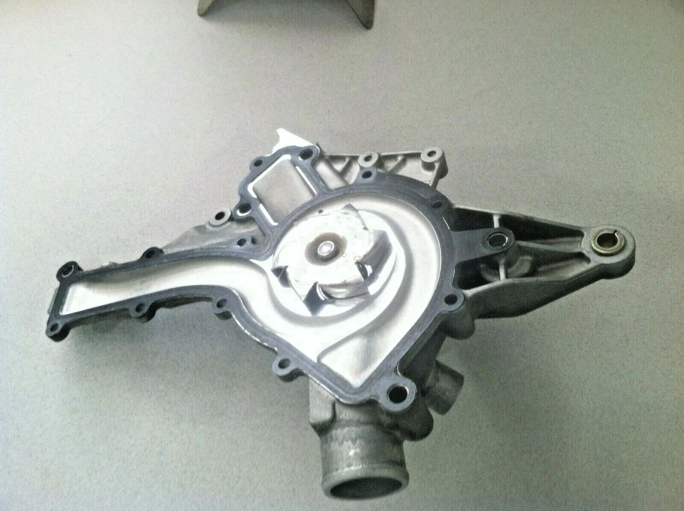 1998-2003 MERCEDES-BENZ W163 ML320 ~ ВОДЯНОЙ НАСОС ~ A1122001501 - Изображение 2 из 3