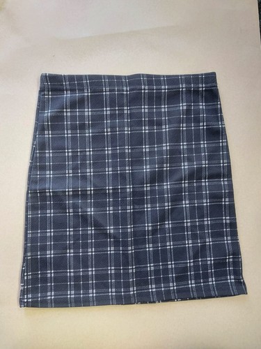 Boohoo monochrome Textured check Mini Skirt size 12 bnwt Black Plaid - Picture 4 of 5