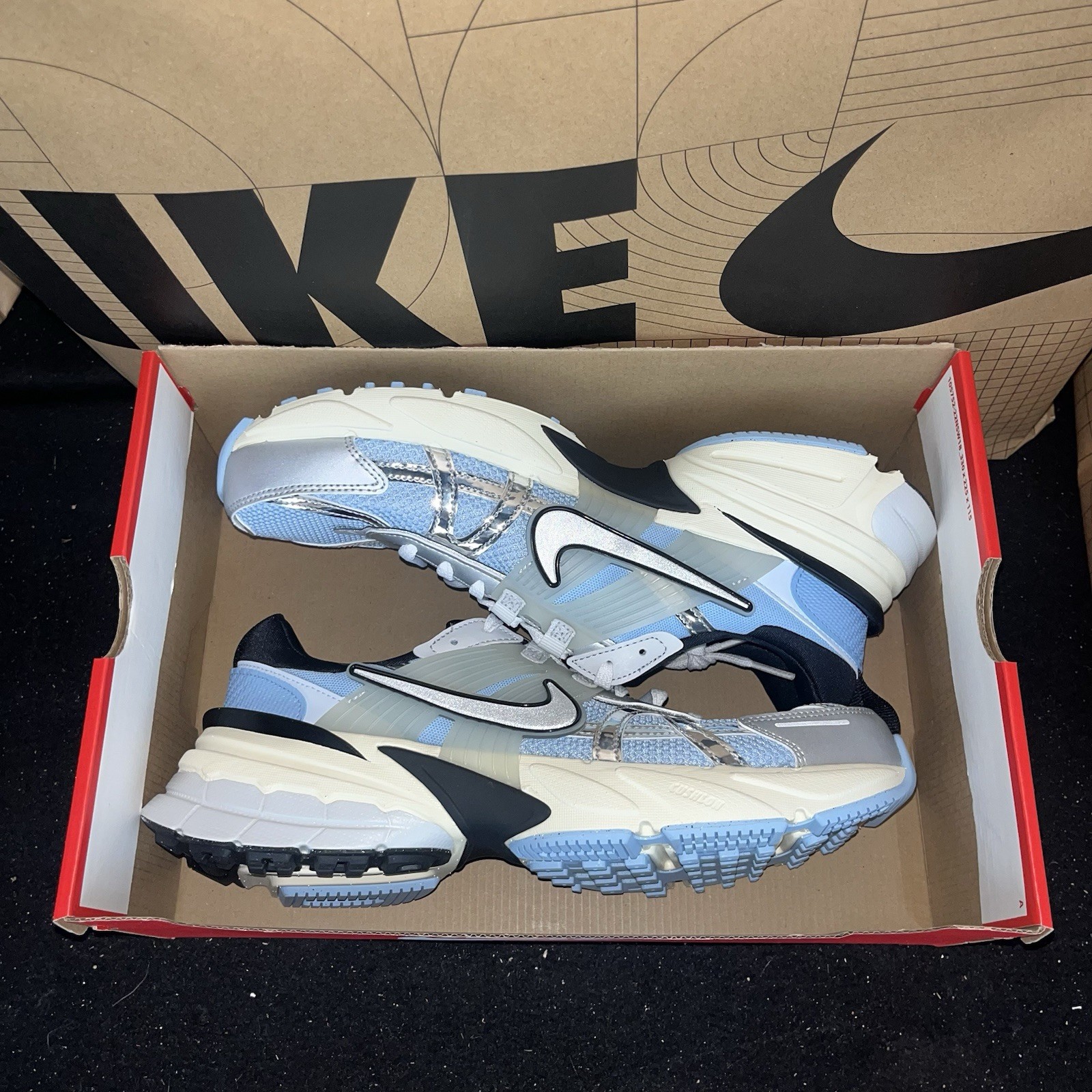 NEW Nike V2K Run Psychic Blue/Metallic Silver HF1876 400 Womens Sz 11, Mens 9.5