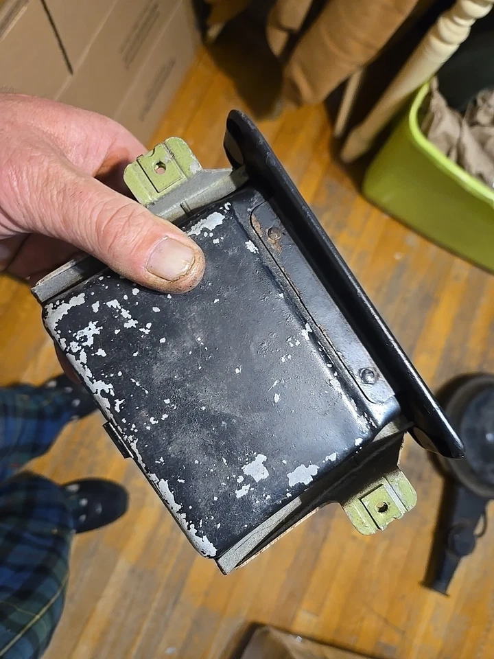 1967 1972 Chevy Truck C10 C20 Blazer AshTray Black Pickup Ash Try OEM Caminhão GMC - Imagem 3 de 4