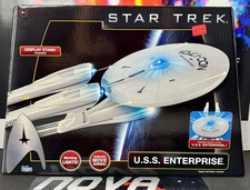 Star Trek 2009 Playmates U.S.S. ENTERPRISE Mint in Factory Sealed box.