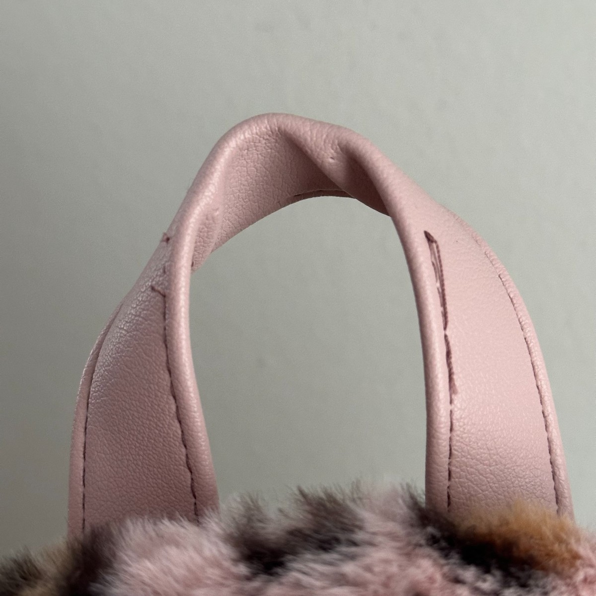 New Juicy Couture Warm Up Pink Snow Leopard Fluffy Faux Fur  display picture 1