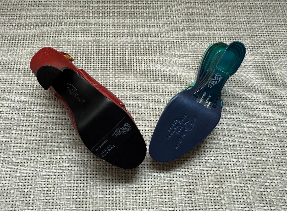 JUST THE RIGHT SHOE Nr.: 25147 und 90204