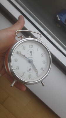 Regulator 33/M60/14 ORANGE HANDAUFZUG VINTAGE ALARMUHR REVEIL UHR