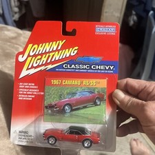 Johnny Lightning Classic Chevy 1967 Camaro 1:64 Diecast Car