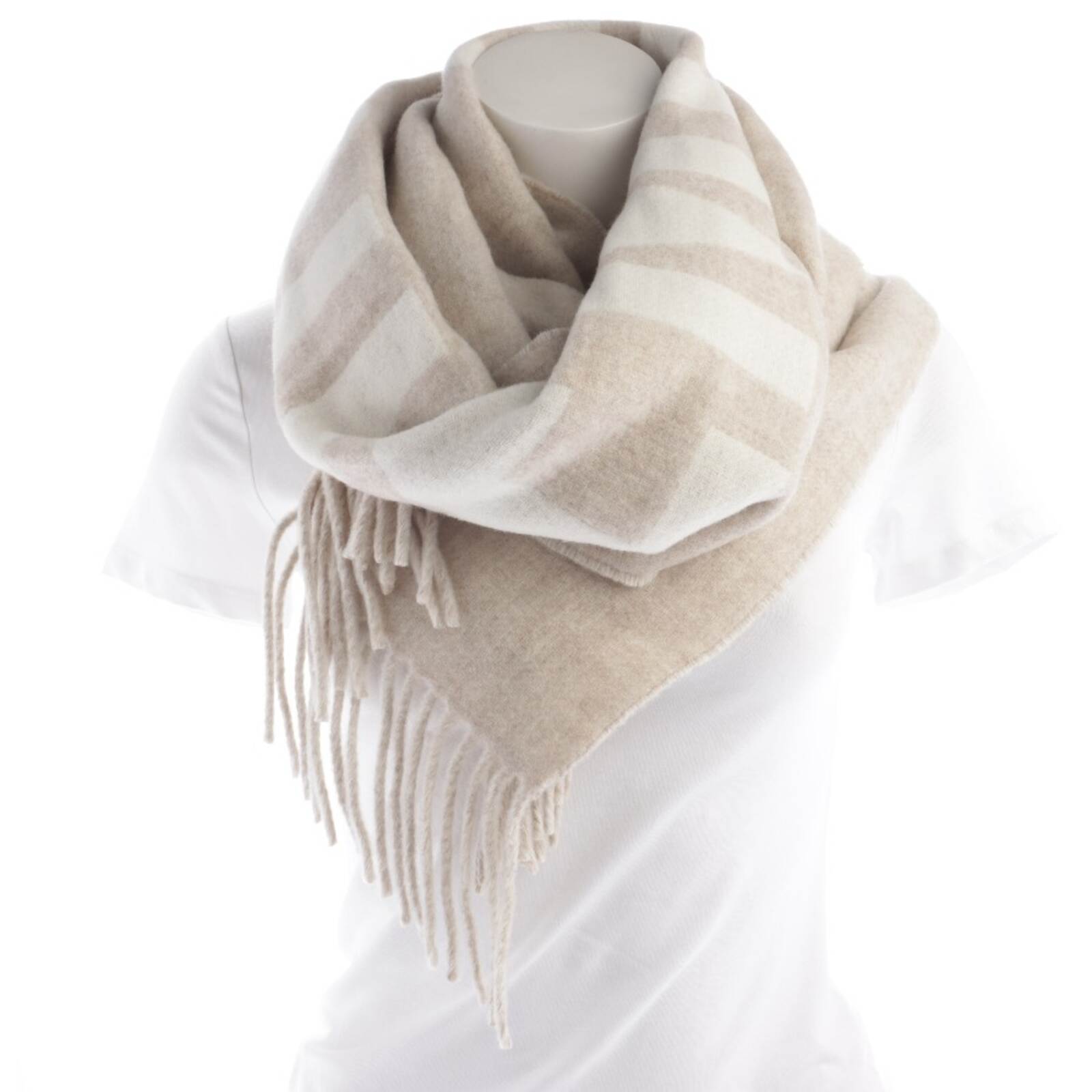 Шаль Жакмуса Вайсса 18790₽