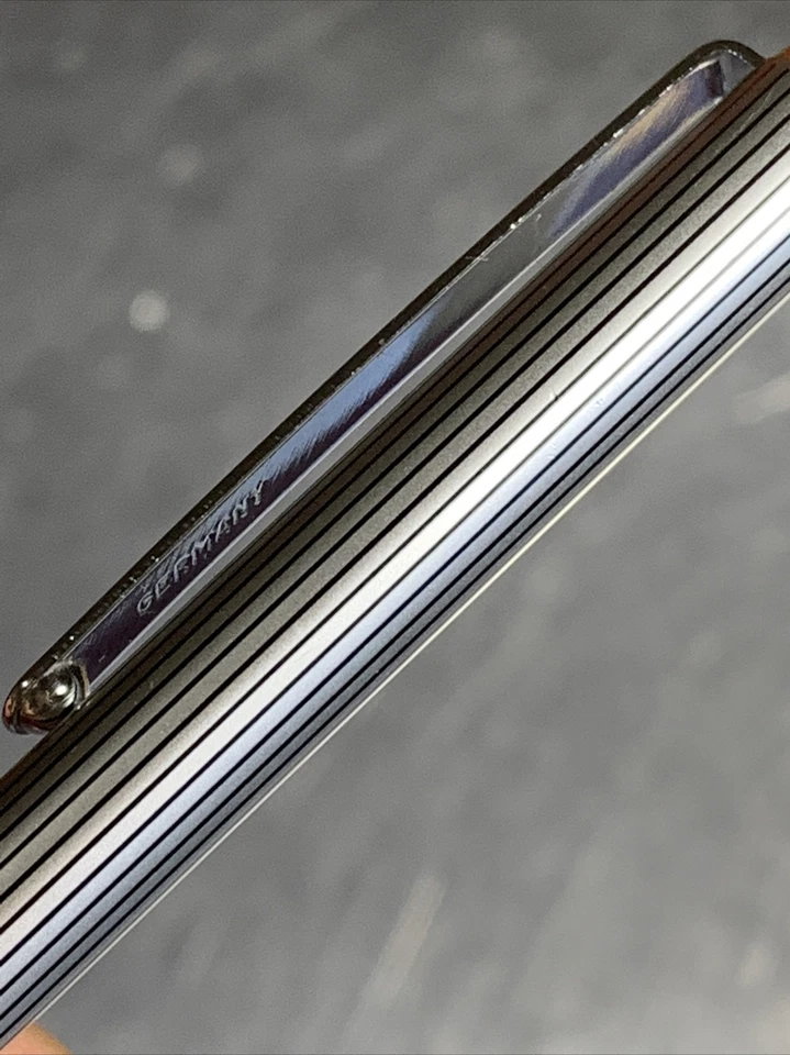 Bolígrafo Lamy Push en acabado plateado - hecho en Alemania Foto 3 de 4