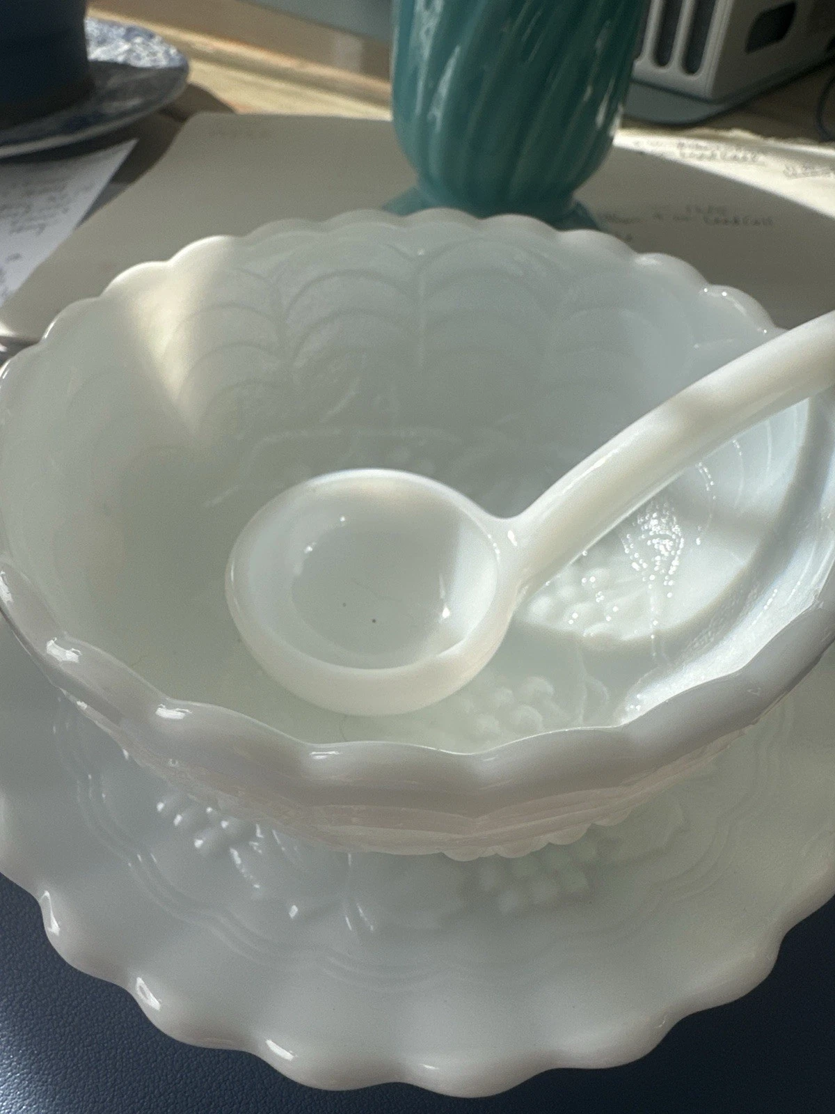 Anchor Hocking Milk Glass Grapes Leaves 3-Pc Sauce Set Bowl Plate Ladle Vintage
Opens in a new windo