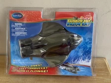 NEW SWIM WAYS RAINBOW REEF BLACK RAZOR STING RAY POOL TOY #12500 SWIMWAYS DIVES