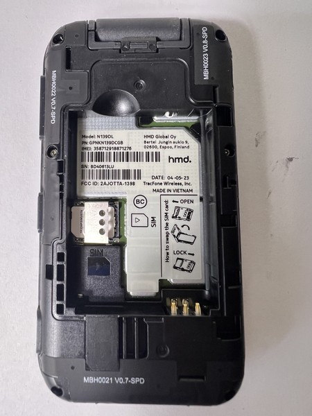 Nokia 2760 Flip 4G LTE N139DL Teléfono 2.8" 5MP TFW Tracfone Kaios 3.0 WiFi Nic 5
