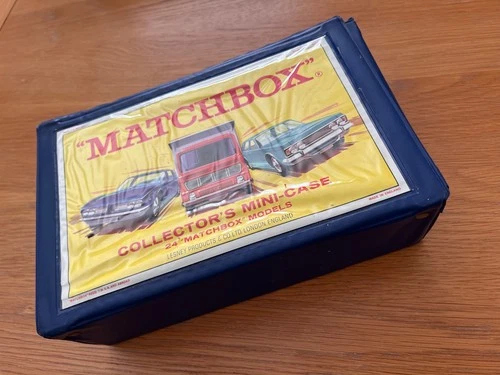 Vintage Matchbox Collectors Mini Case 19 models inc Lorries & Emergency Vehicles