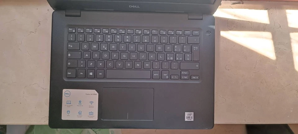 Dell Vostro 3490 14" i5-10210U 8GB DDR4 256GB SSD Windows 10 Pro Laptop - Immagine 4 di 4