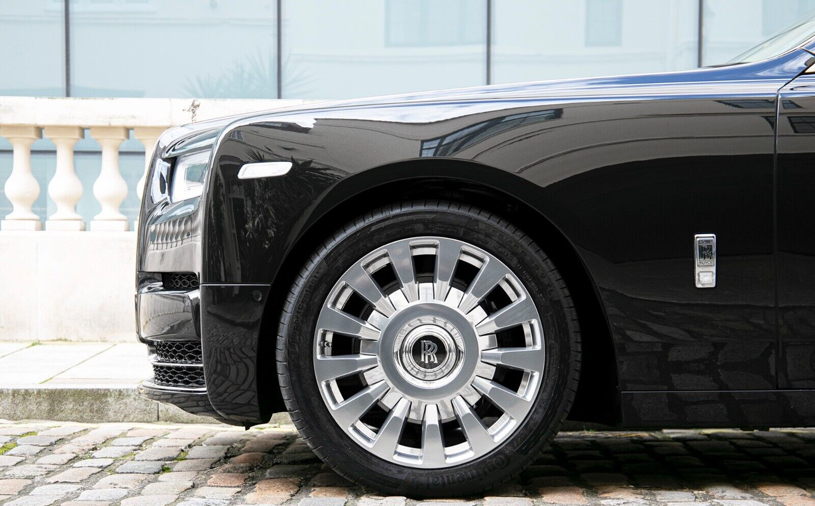 Pristine OEM Rolls-Royce Phantom VIII Wheels & Tires – Set of 4 (22-Inch)