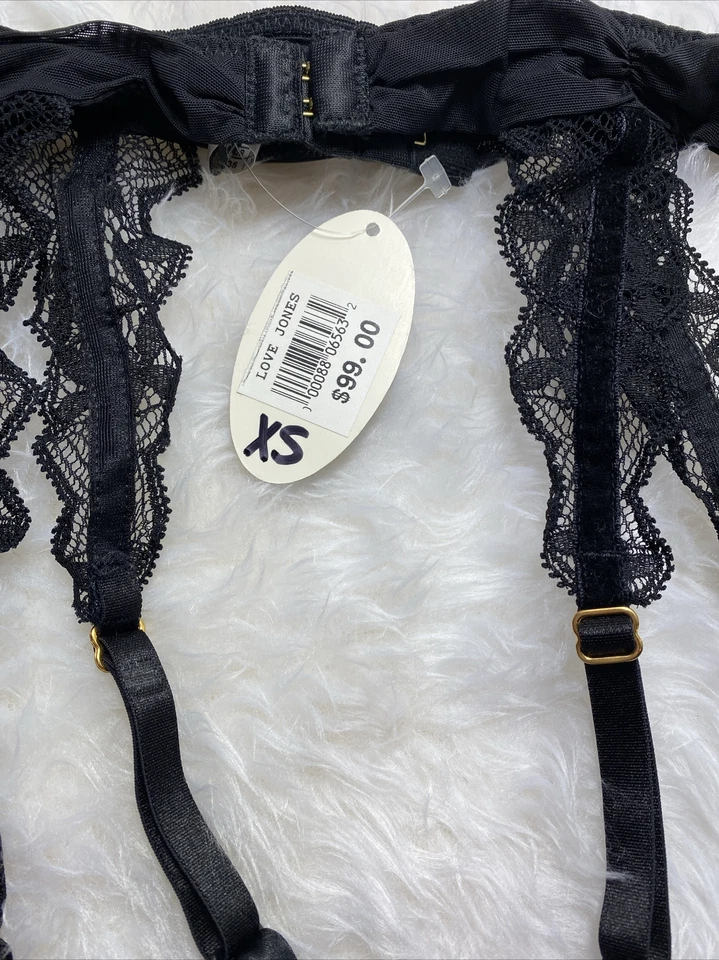 Cinto de liga suspenso Aubade preto cetim e lingerie de renda Love Jones - Imagem 3 de 4