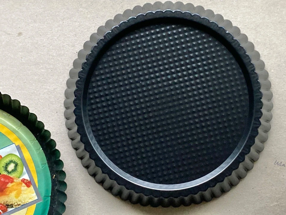 2 Stück ap  Obsttortenboden Form 28 cm, schwarz, neu - Bild 2 von 3