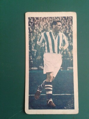 An Album Containing A Collection Of Various Vintage Cigarette And Bubble Gum Collectors Cards Of Foo