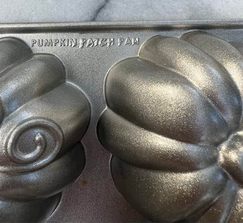 Williams Sonoma NordicWare Pumpkin Patch Pan USA 6 Cups Halloween Thanksgiving - Picture 7 of 7