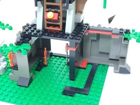 LEGO System Castle Dark Forest Hemlock Stronghold 6046 In 1996 Used As Is