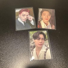 Set carte collezionabili ASTRO Moonbin, include custodie, portamonete, impermeabile, usato