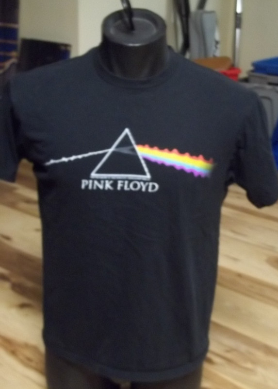 PNK FLOYD T-SHIRT SIZE MEDIUM BLACK