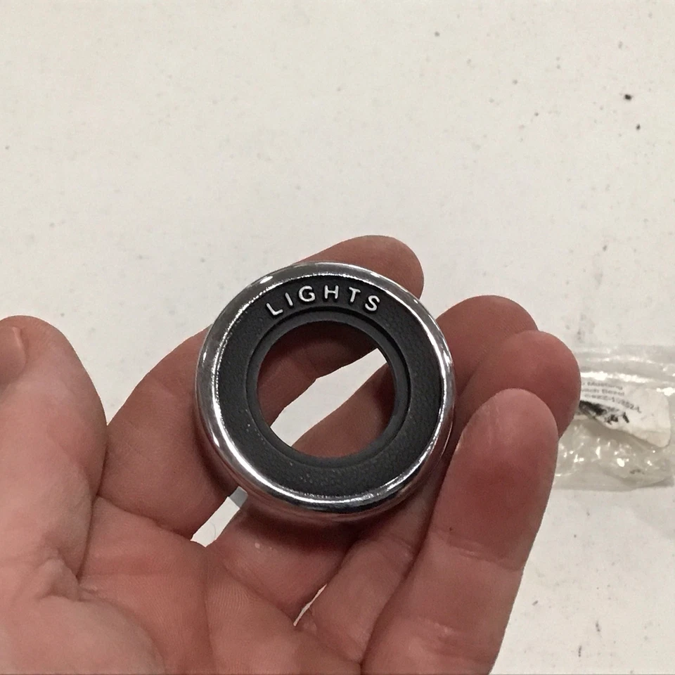 Mustang 1969 1970 faros limpiaparabrisas arandela interruptor bisel C9ZZ-10852-W Foto 2 de 4