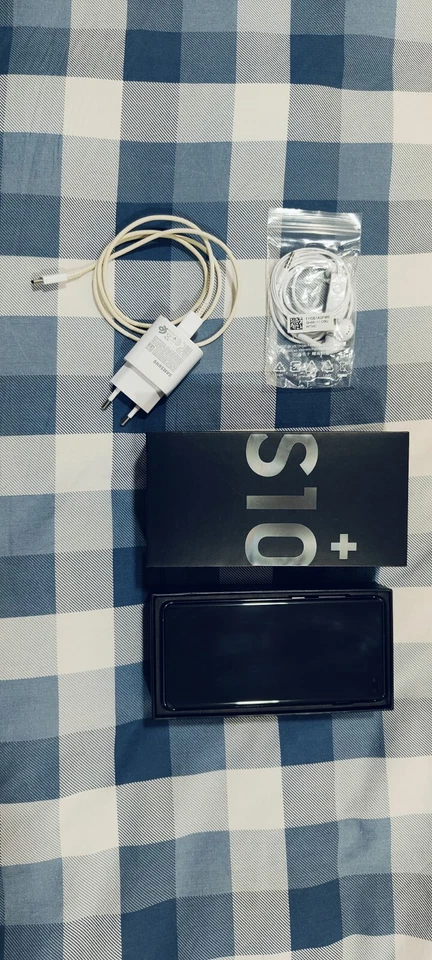 Samsung Galaxy S10+ SM-G975F/DS - 128GB - Prism Black (Libre) (Dual SIM) - Imagen 2 de 4