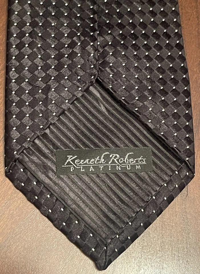 Corbata de cuello Kenneth Roberts platino negra 100 % seda para hombre hecha en China Foto 2 de 4