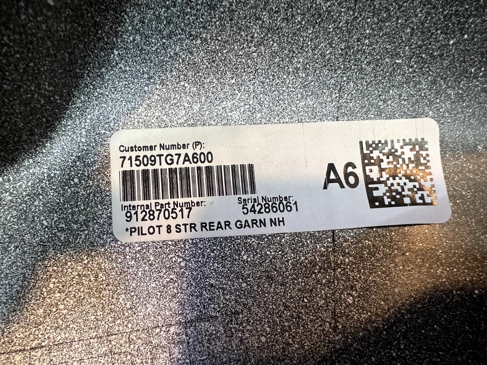 Parachoques trasero Honda Pilot 2019-2021 adorno pieza OEM # 71509-TG7-A600 Foto 3 de 4