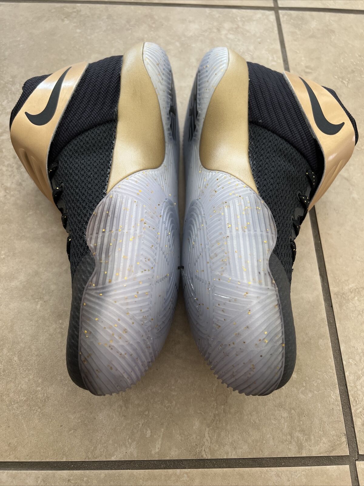 Kyrie 2 ‘Finals’ NIKE ID Mens size 10