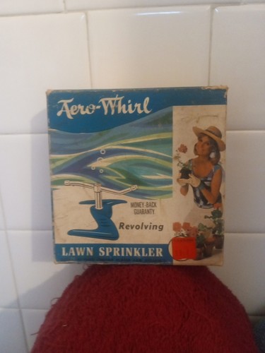 VINTAGE LAFAYETTE DUAL HEAD ROTATING SPRINKLER #5057 USA, Unmatched Box Untested
