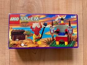 Lego vintage Pirates Islanders 6236 King Kahuka complete with box