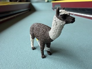 Schleich Brown White Alpaca Mare Adult 2011 Farm Llama Figure 13704 Retired Toy