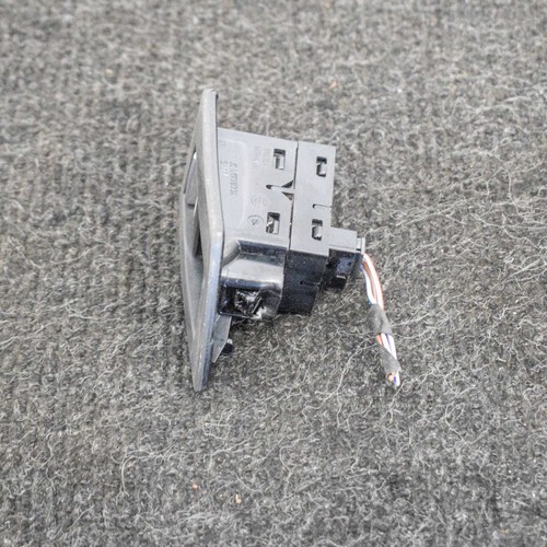 BMW 5 F10 Schalter für Fensterheber hinten links 9241949 2015